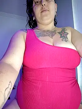 Divine Pouvoir online show from April 5, 9:10 pm