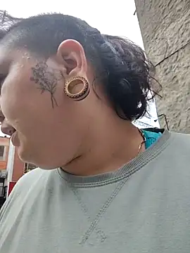 Divine Pouvoir online show from February 25, 8:08 pm