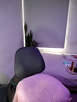 Divine Pouvoir online show from March 23, 7:58 pm