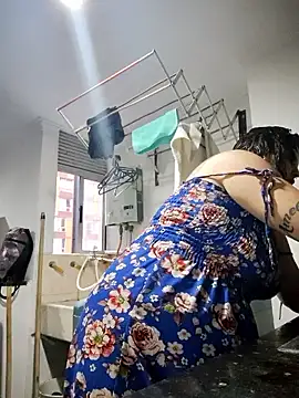 Divine Pouvoir online show from January 15, 11:57 am