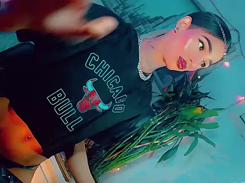 agathaferrer3 online show from April 10, 12:23 pm