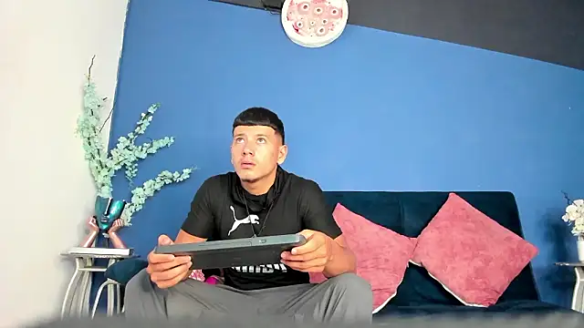 MagnusKnight  online show from February 20, 1:35 pm