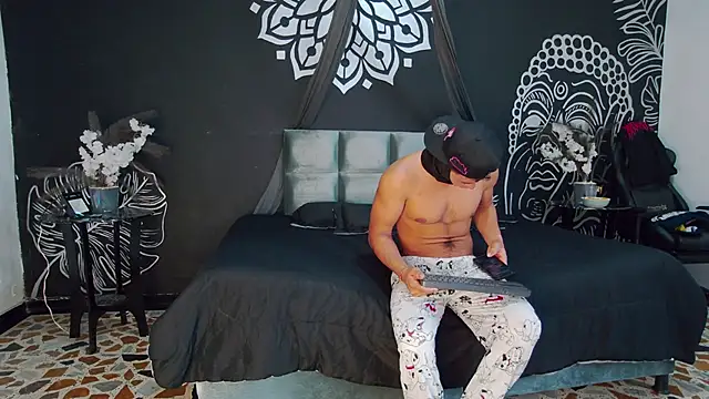 MagnusKnight  online show from January 14, 1:26 pm