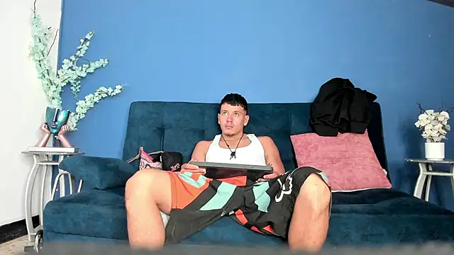 MagnusKnight  online show from February 18, 2:24 pm