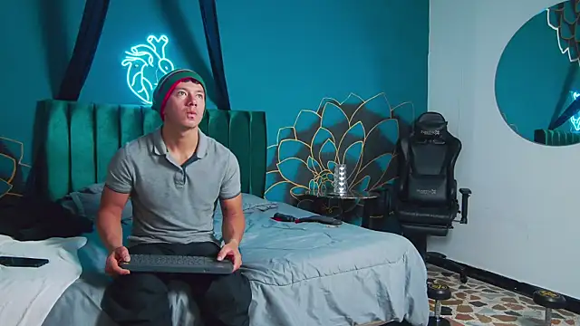 MagnusKnight  online show from January 10, 1:45 am