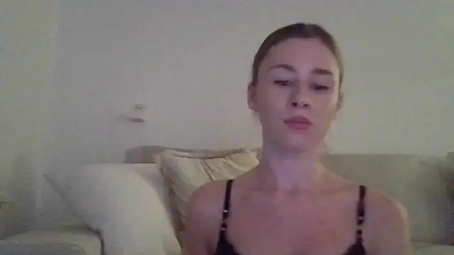 Snapshot of xxQueenxx chatting on December 15, 7:20 pm xxQueenxx online show from December 15, 7:20 pm