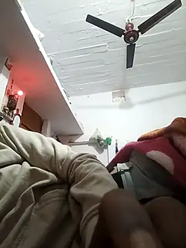 Snapshot of Lovely_priya1001 chatting on December 16, 2:27 am Lovely priya1001 online show from December 16, 2:27 am