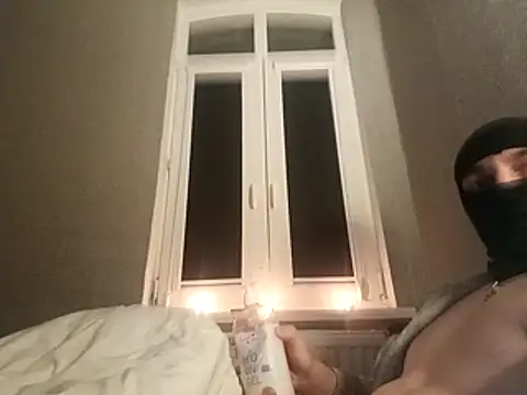 Snapshot of cko18sm_4i5 chatting on December 16, 7:51 pm cko18sm 4i5 online show from December 16, 7:51 pm