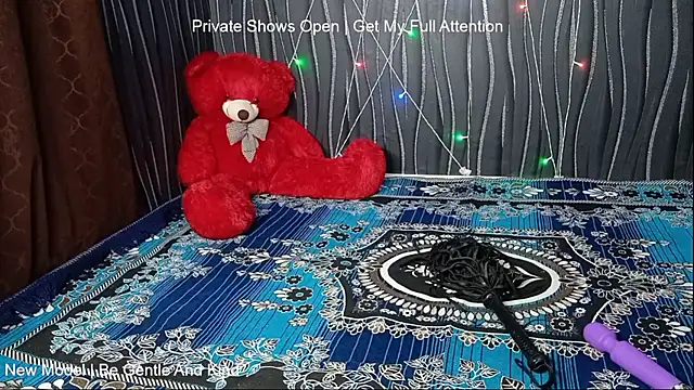 khushigoesnaughty0 online show from February 11, 7:03 pm