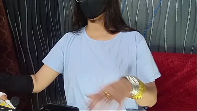 khushigoesnaughty0 online show from January 6, 7:07 pm