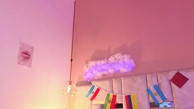 Snapshot of kylie_river chatting on July 6, 11:17 am kylie river online show from July 6, 11:17 am