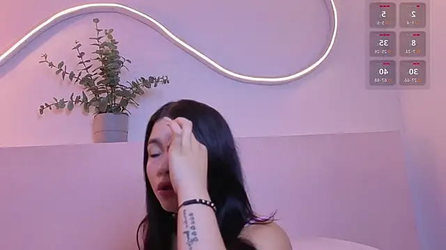 Snapshot of kylie_river chatting on May 31, 1:50 pm kylie river online show from May 31, 1:50 pm