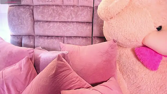 miaa quinn online show from December 16, 2:49 am