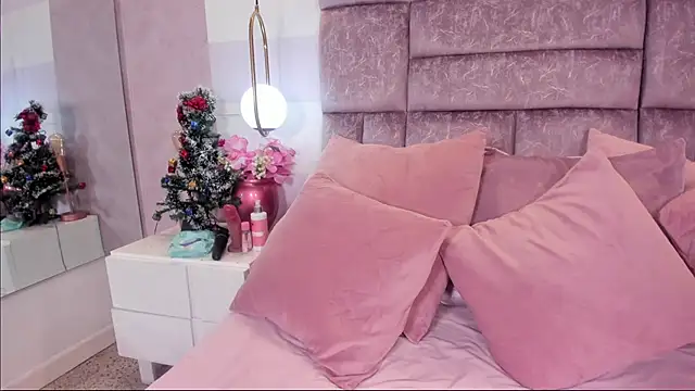 miaa quinn online show from December 18, 2:49 am