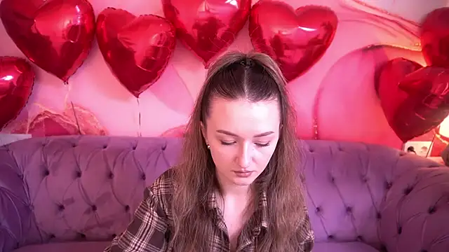 CyrenaLuxe online show from February 11, 1:11 pm