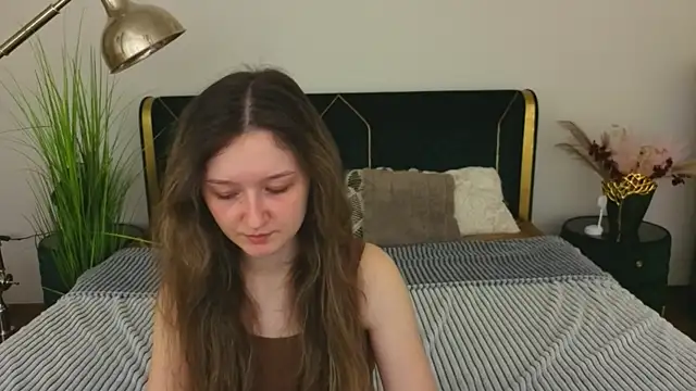 CyrenaLuxe online show from March 28, 8:43 pm
