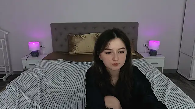 CyrenaLuxe online show from April 15, 5:28 pm