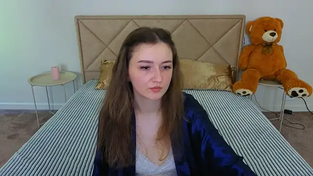 CyrenaLuxe online show from May 3, 11:58 am