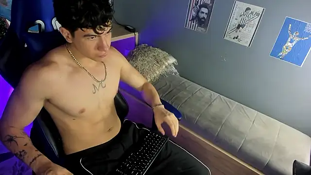 Criss Adams online show from January 8, 2:28 am