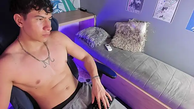 Criss Adams online show from January 7, 3:00 am