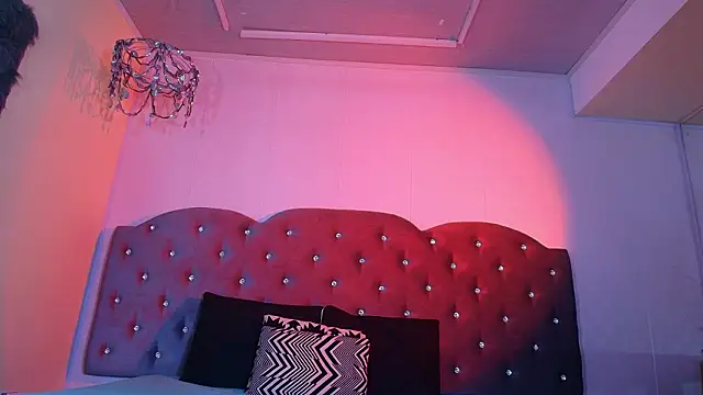 scarlett venom  online show from March 18, 8:10 pm