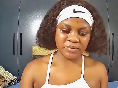 MilkyBoobs7 online show from December 22, 8:09 pm