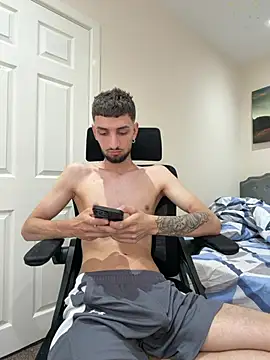 Juliann69Ramiro online show from June 27, 12:22 pm