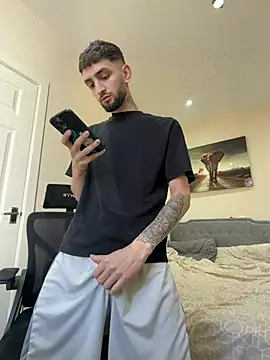 Snapshot of Juliann69Ramiro chatting on May 10, 3:47 pm Juliann69Ramiro online show from May 10, 3:47 pm