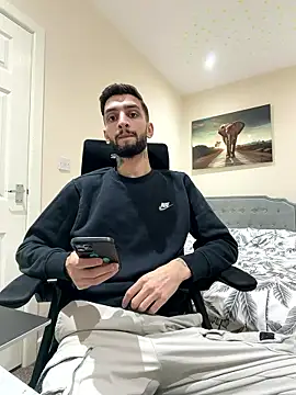 Juliann69Ramiro online show from January 5, 7:39 pm