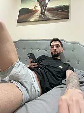 Snapshot of Juliann69Ramiro chatting on February 17, 9:34 pm Juliann69Ramiro online show from February 17, 9:34 pm