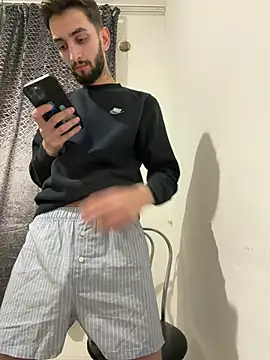 Juliann69Ramiro online show from January 11, 7:21 pm