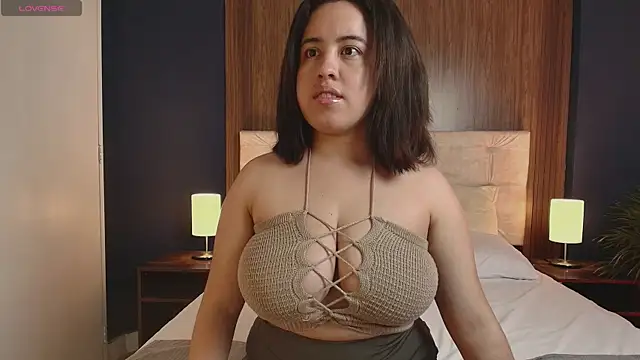 Missnia online show from May 4, 3:04 pm