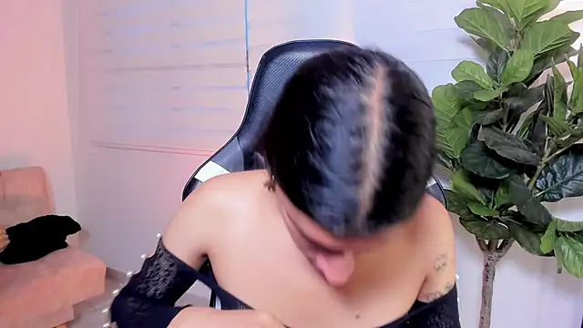 Snapshot of Bianca_baldwin_ chatting on July 14, 10:27 pm Bianca baldwin online show from July 14, 10:27 pm