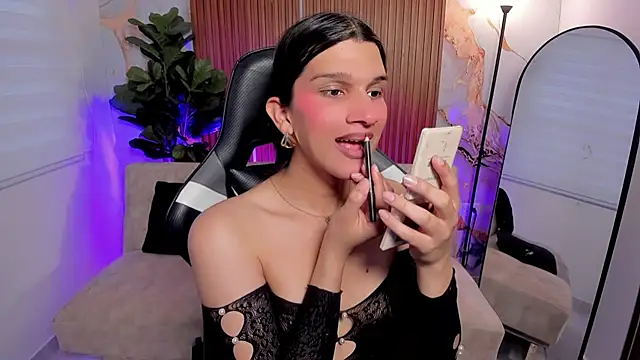 Snapshot of Bianca_baldwin_ chatting on June 15, 9:25 pm Bianca baldwin online show from June 15, 9:25 pm