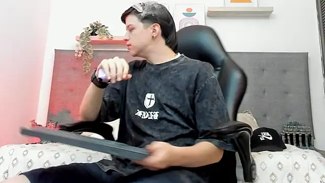 sebastamayo  online show from March 7, 6:09 am