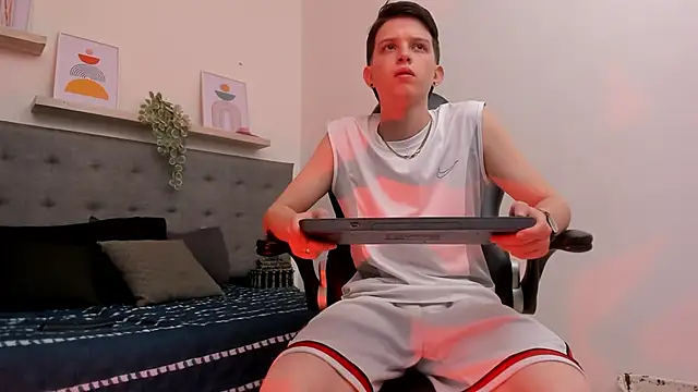 sebastamayo  online show from December 19, 8:44 pm