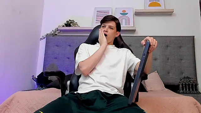 sebastamayo  online show from March 19, 8:03 am