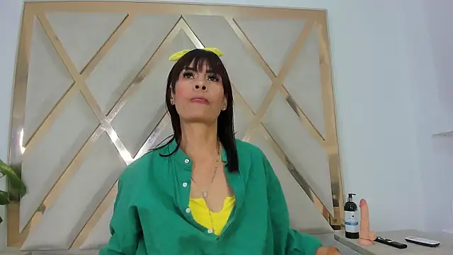 Selenaasm online show from January 10, 9:10 pm