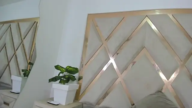 Selenaasm online show from April 13, 8:57 pm