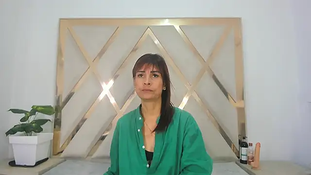 Selenaasm online show from February 16, 9:02 pm