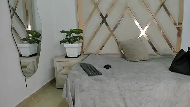 Selenaasm online show from February 23, 9:15 pm