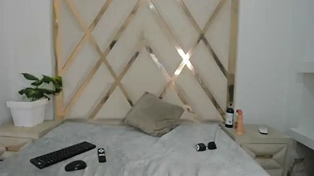 Selenaasm online show from February 5, 8:48 pm