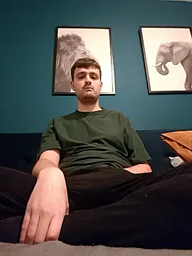 Snapshot of slutguy97 chatting on January 6, 8:57 pm slutguy97 online show from January 6, 8:57 pm