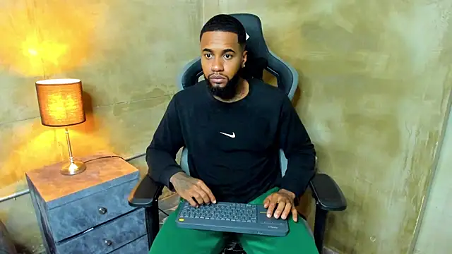 jay jhonson01 online show from December 20, 4:04 am