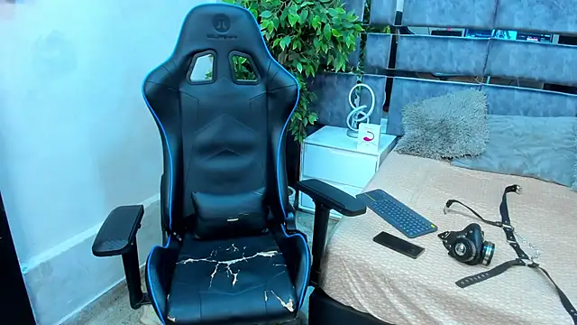 jay jhonson01 online show from March 13, 1:54 am