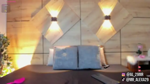 sussan fox  online show from March 9, 7:50 pm