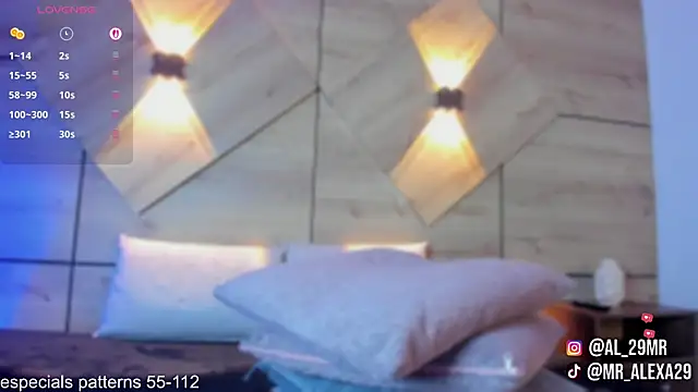 sussan fox  online show from March 31, 8:00 pm