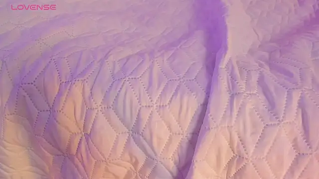 Amelia Saenz  online show from April 16, 9:39 pm