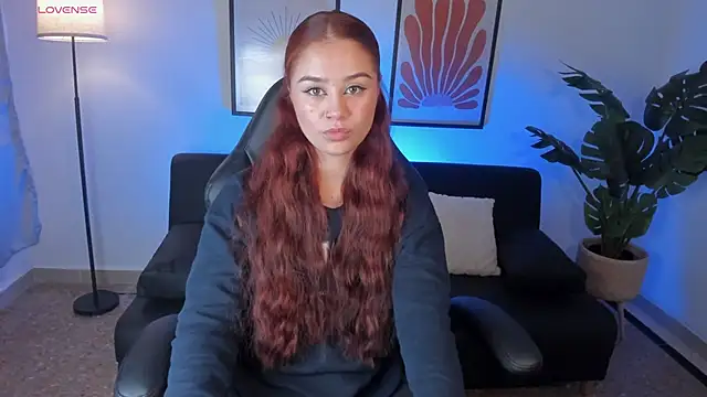 Snapshot of Amelia_Saenz_ chatting on May 8, 8:23 pm Amelia Saenz online show from May 8, 8:23 pm