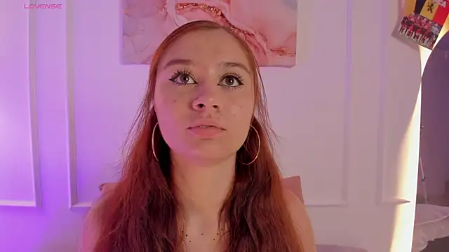 Amelia Saenz  online show from June 30, 8:53 pm